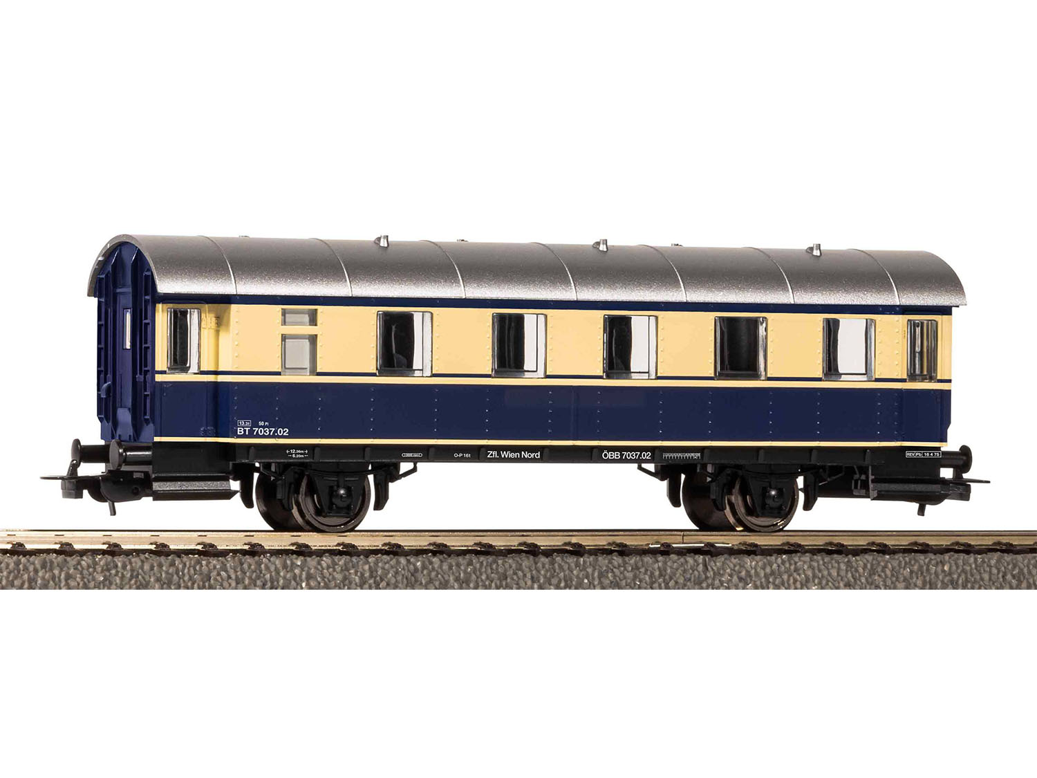 Piko Hobby OBB 4 Wheel Coach IV PK57636