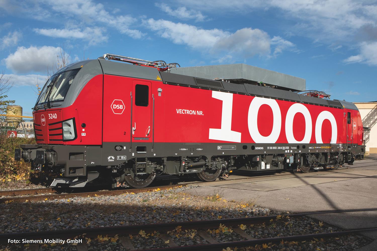 Piko Expert DSB 1000 Vectron Electric Locomotive VI (~AC-Sound) PK59738