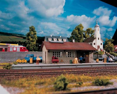 Piko Hobby Burgstein Goods Depot Kit PK61824