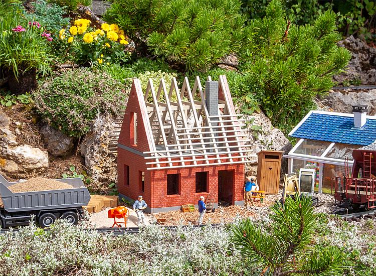 Pola House Under Construction Kit PO331083