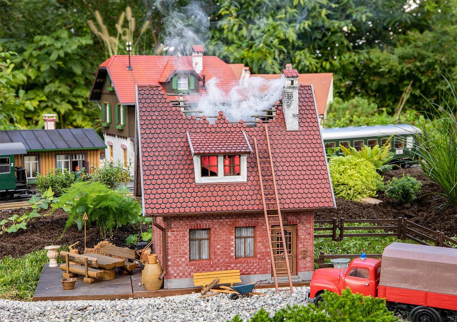 Pola Brick Built House on Fire Kit PO331091