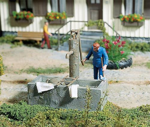 Pola Well with Handpump and Trough Kit PO333212