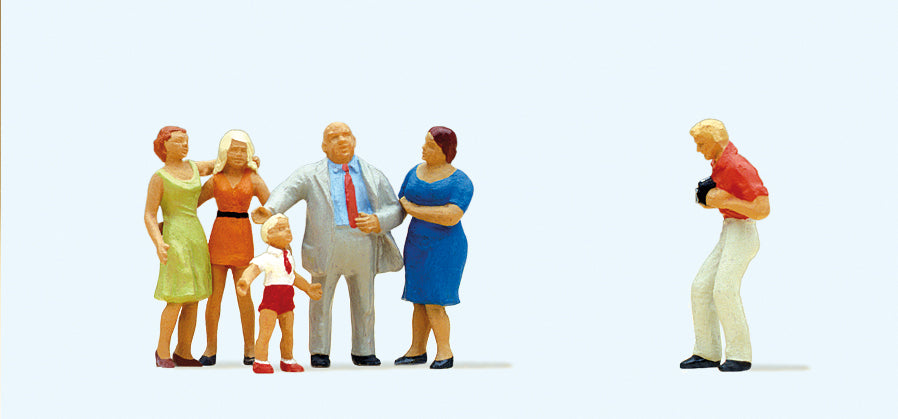 Preiser Family Krause Being Photographed (6) Exclusive Figure Set PR10278