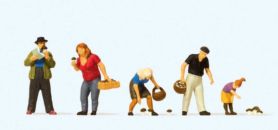 Preiser Mushroom Picking (5) Exclusive Figure Set PR10620