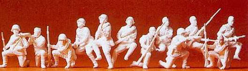 Preiser USSR 1942 Armoured Infantry Riflemen (12) Kit PR16532