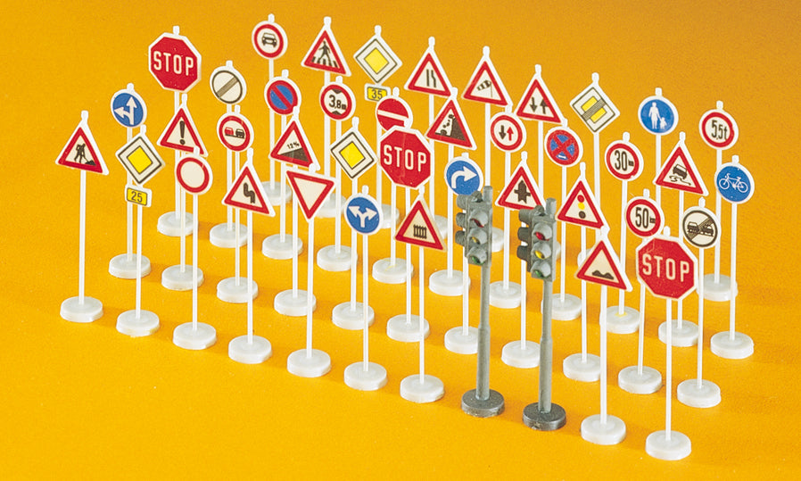 Preiser Traffic Signs (40) Kit PR18203