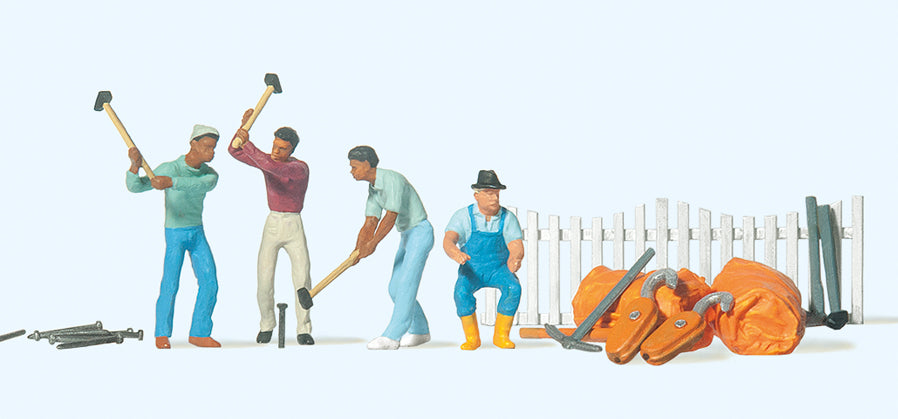 Preiser Circus Workers (3) and Driver Figure Set PR20264