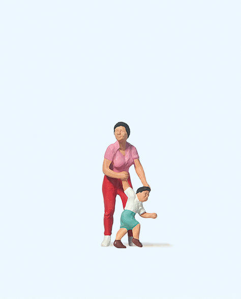 Preiser Mother with Child Figure PR28023