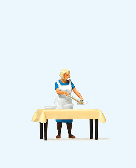 Preiser Housewife at the Table Serving Dinner Figure PR28130