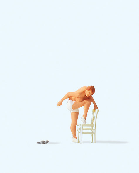 Preiser Escaping the Mouse Figure PR29097