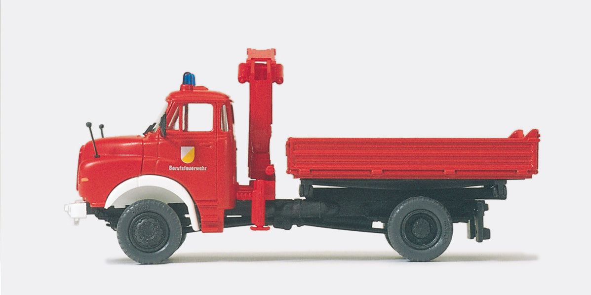Preiser Fire Service 3 Way Tipper/Crane MAN 11.136 Meiller Body Kit PR31201