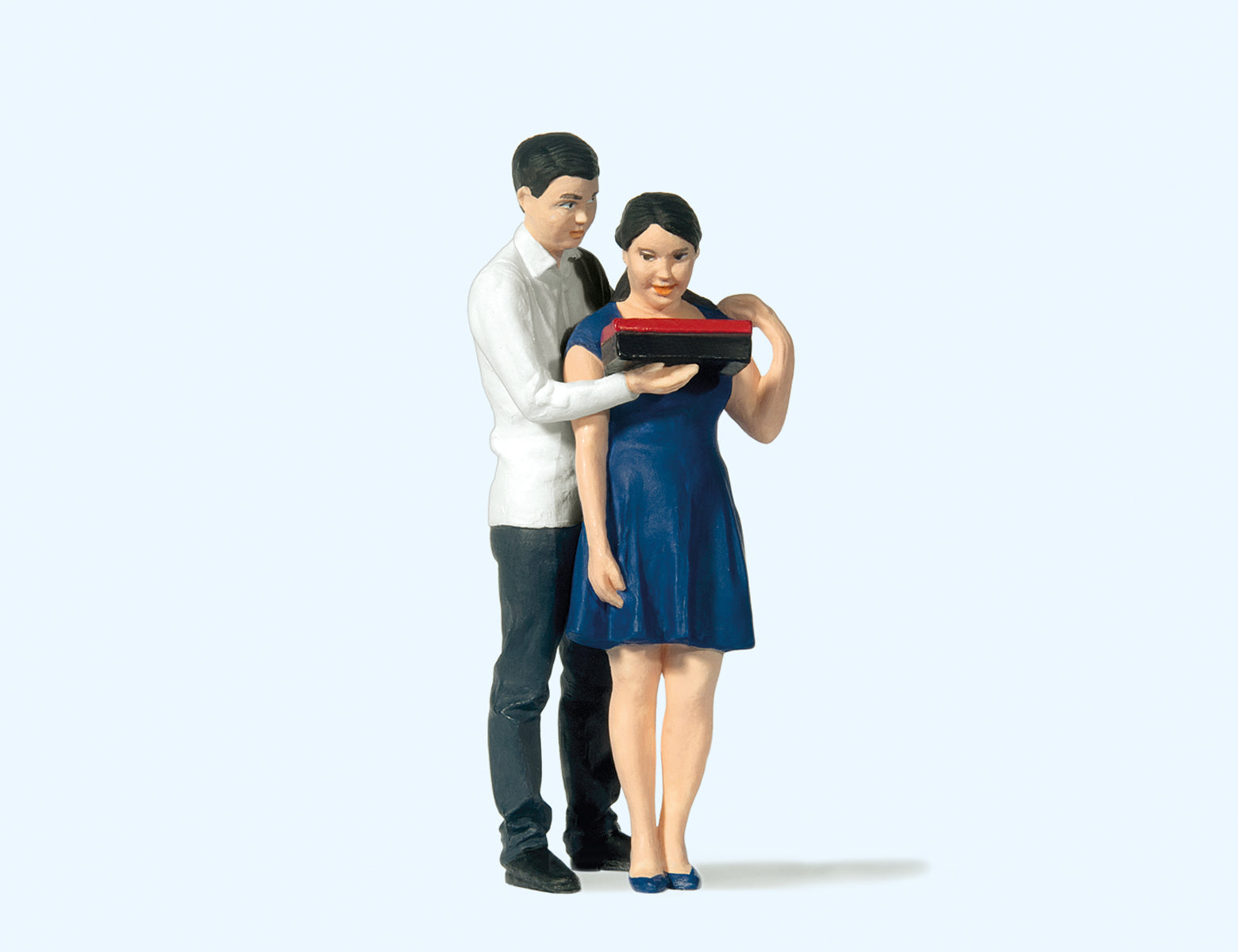 Preiser Young Couple Figure Set PR44930