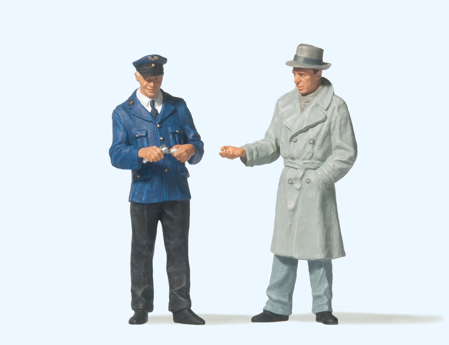 Preiser At the Platform Gate (2) Figure Set PR45003