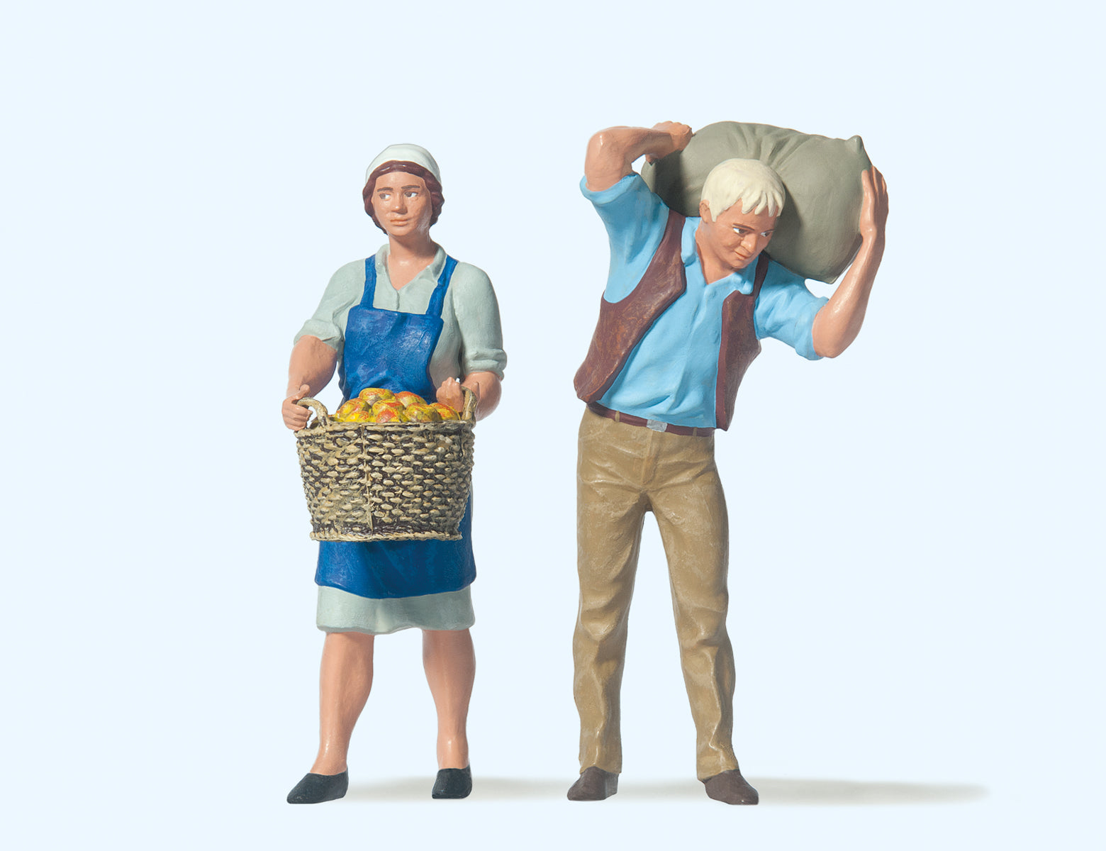 Preiser Farmer's Wife with Basket and Farmer with Sack Figure Set PR45072