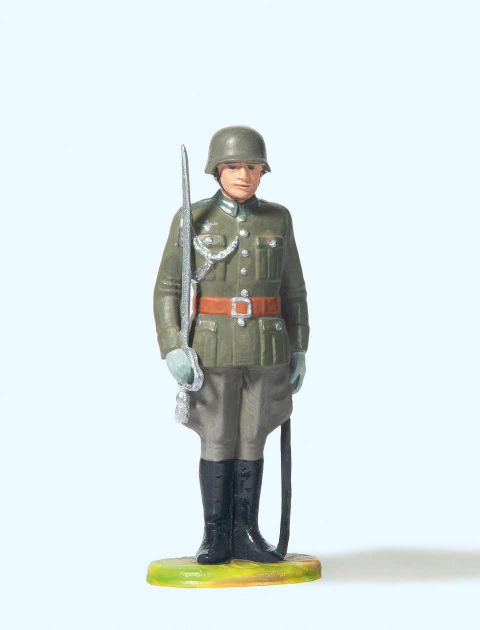 Preiser German Reich 1939-45 Officer Standing with Sword Figure PR56001