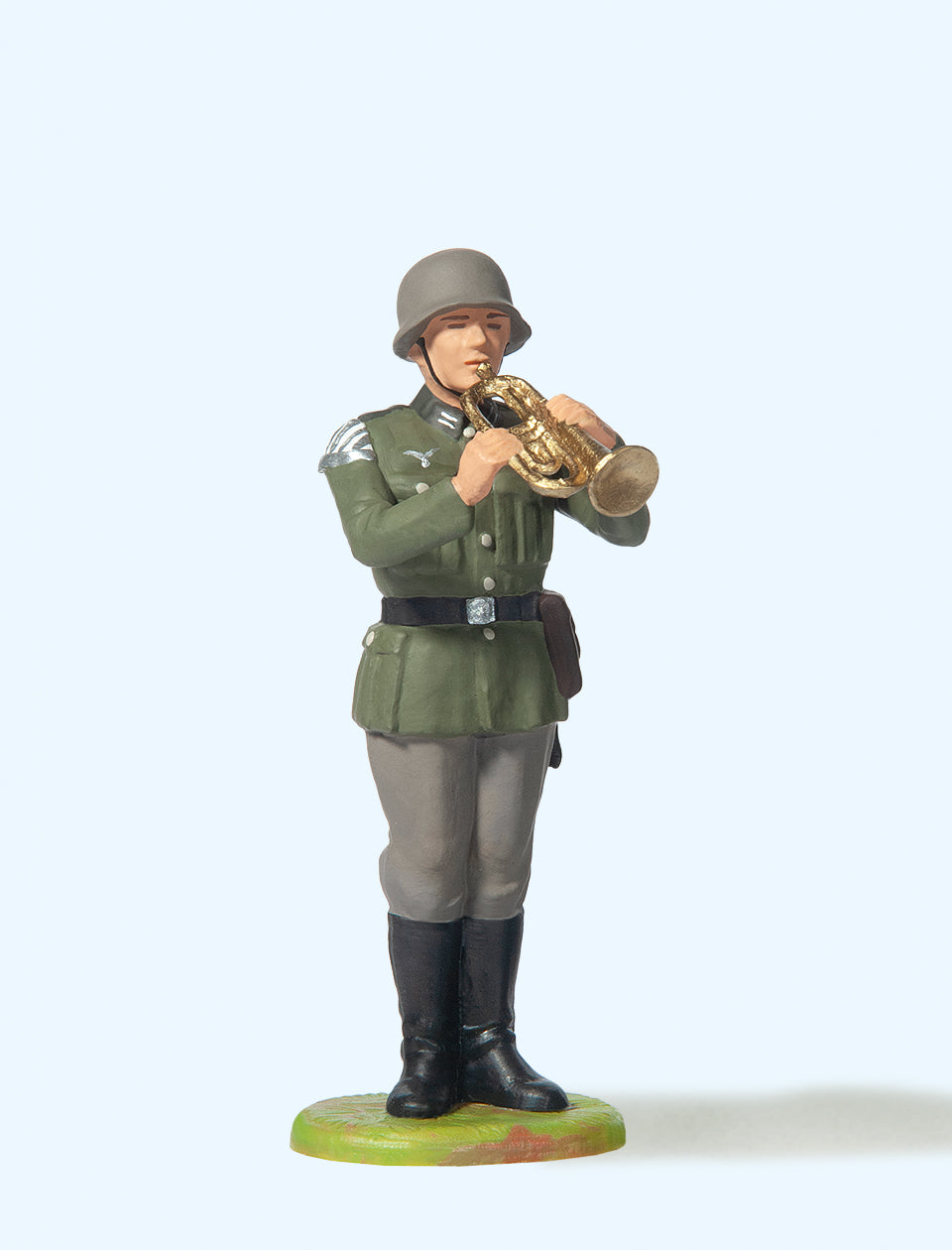 Preiser German Reich 1939-45 Trumpeter Standing Figure PR56034