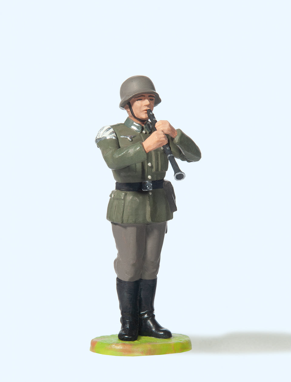 Preiser German Reich 1939-45 Clarinet Player Standing Figure PR56036