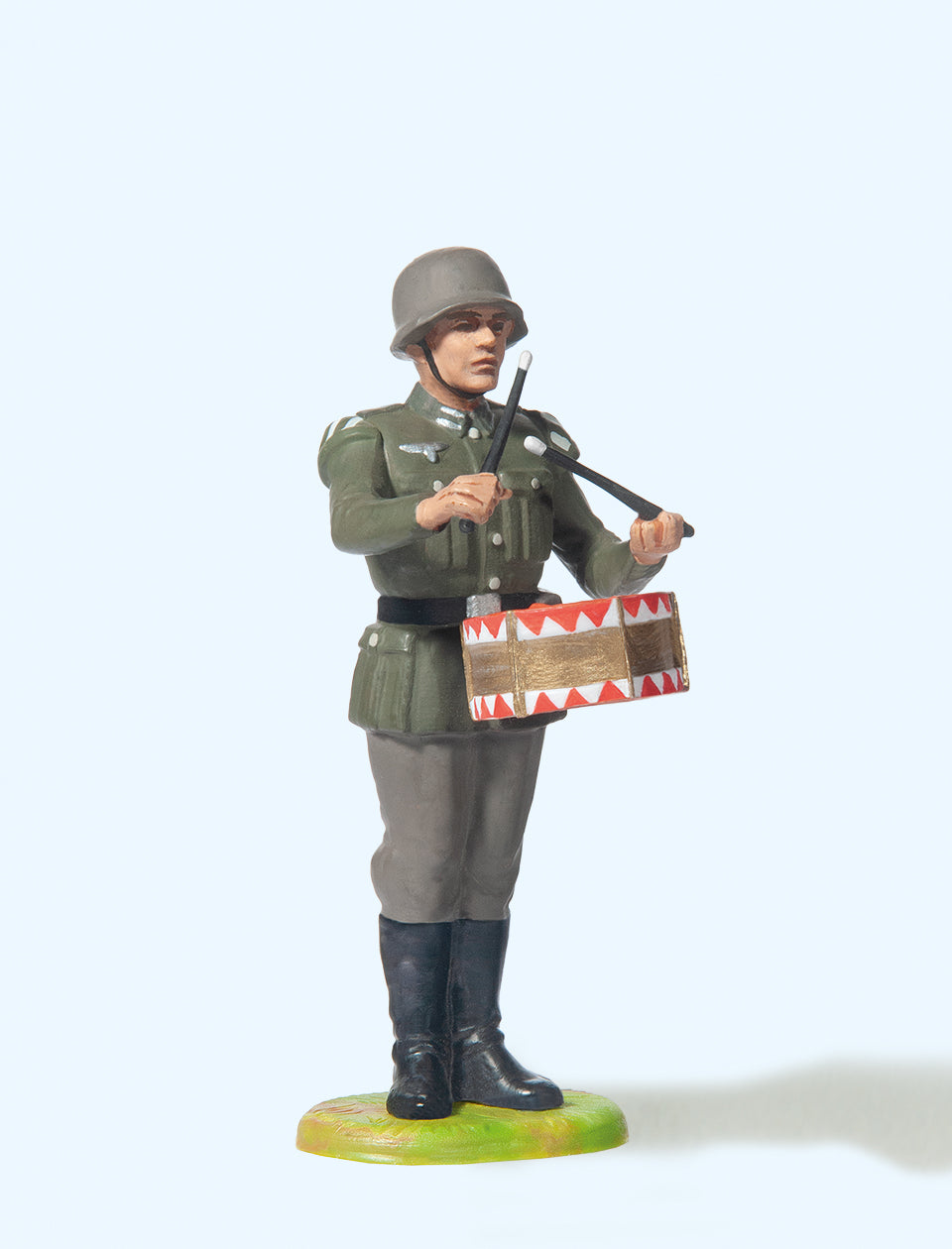 Preiser German Reich 1939-45 Drummer Standing Figure PR56040