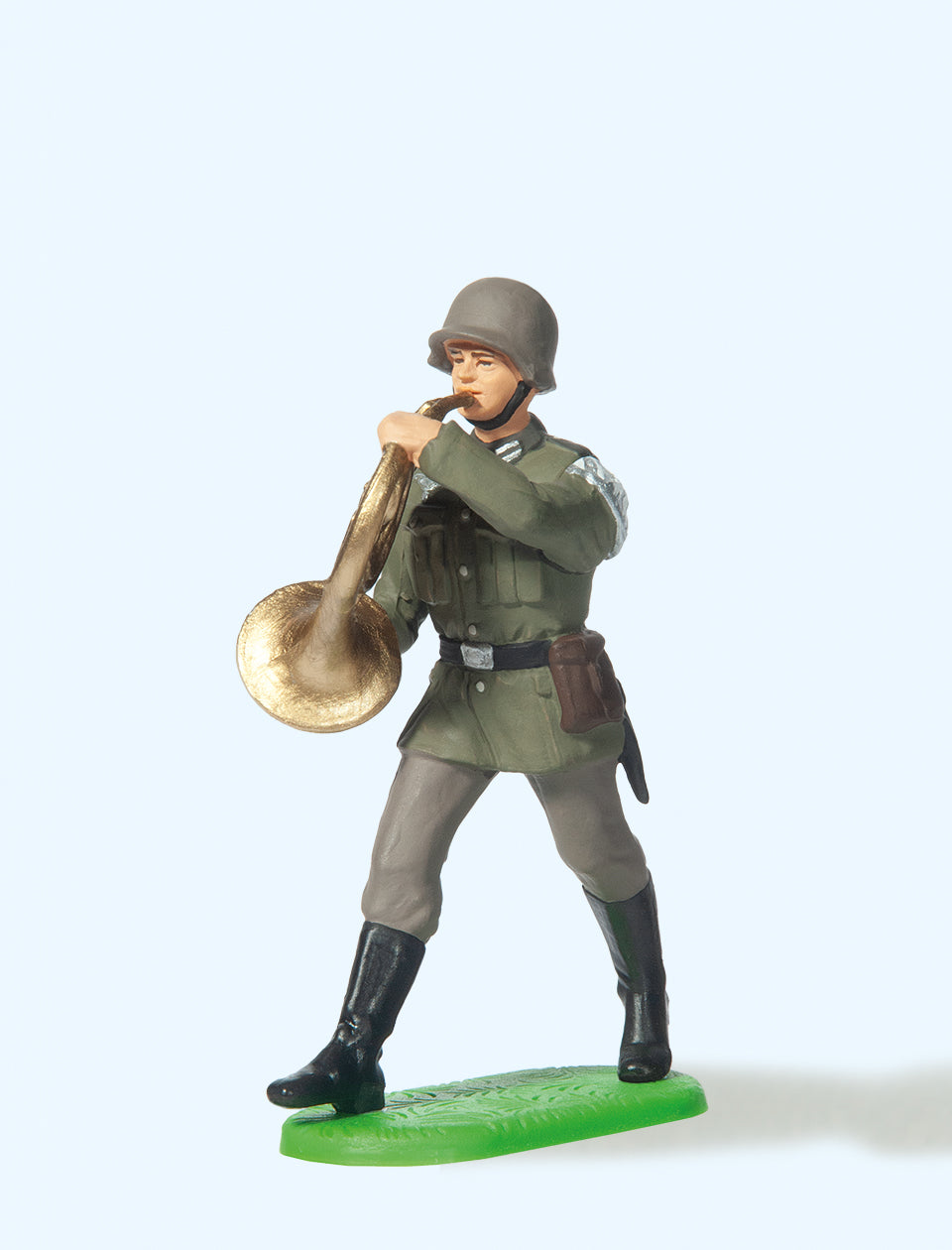 Preiser German Reich 1939-45 Buglist Marching Figure PR56085