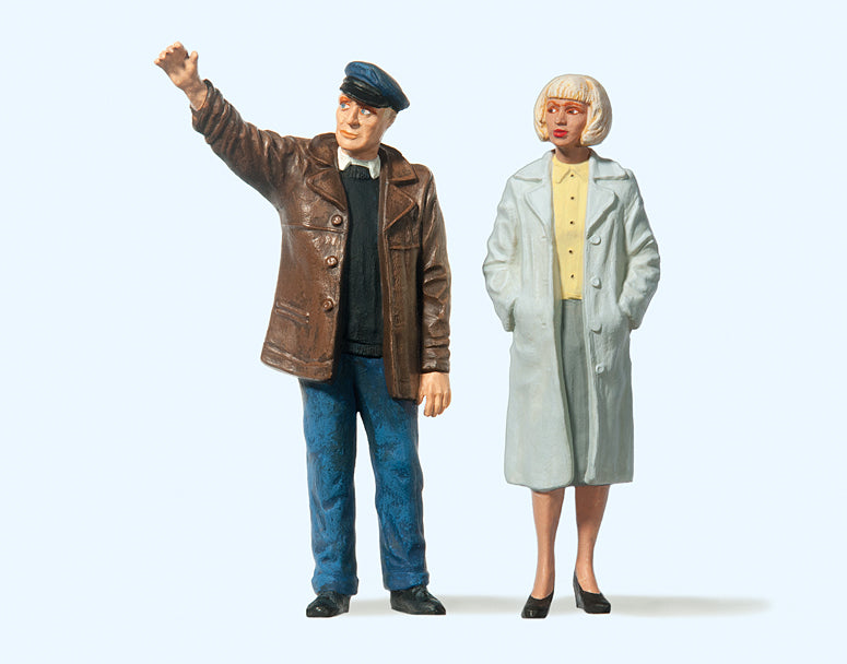 Preiser Truck Driver and Hitchhiker Figure Set PR57116