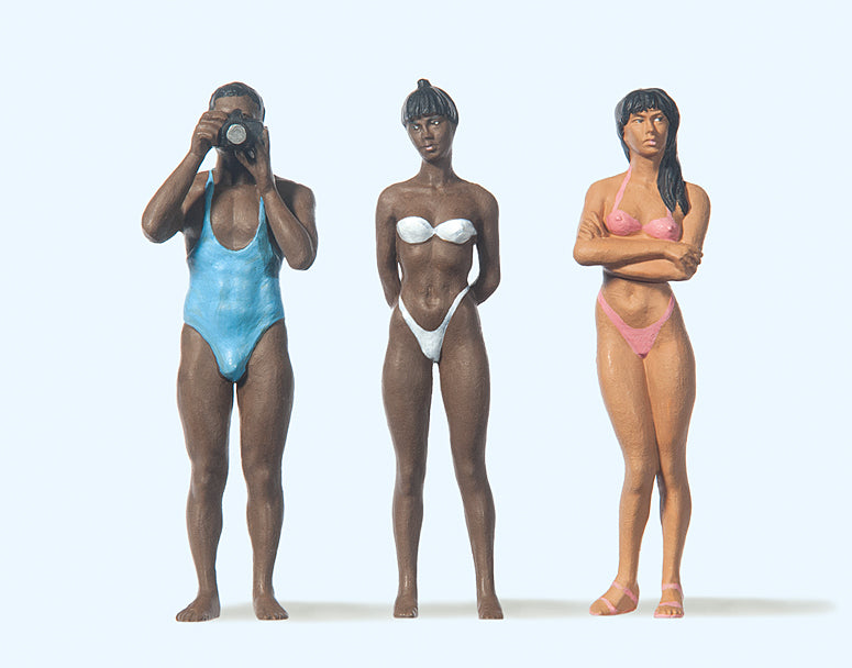 Preiser Female Sunbathers (2) and Photographer Figure Set PR63064