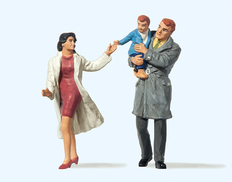 Preiser Couple with Child Figure Set PR63096