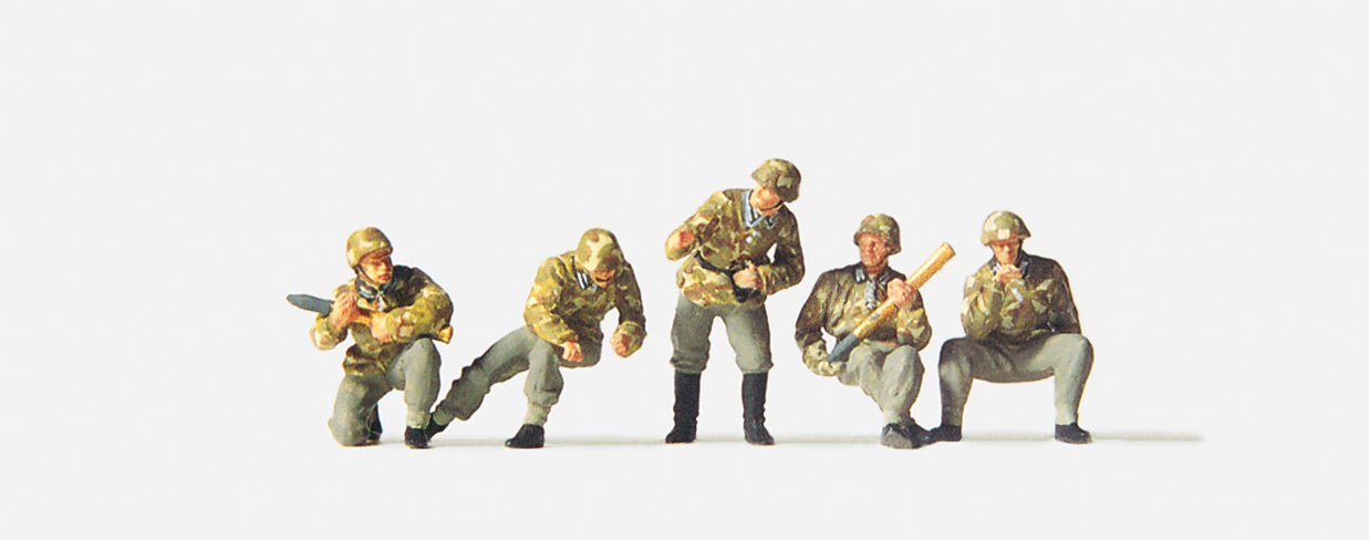 Preiser German Reich 1939-45 Anti-Tank Gunners (5) Kit PR72518
