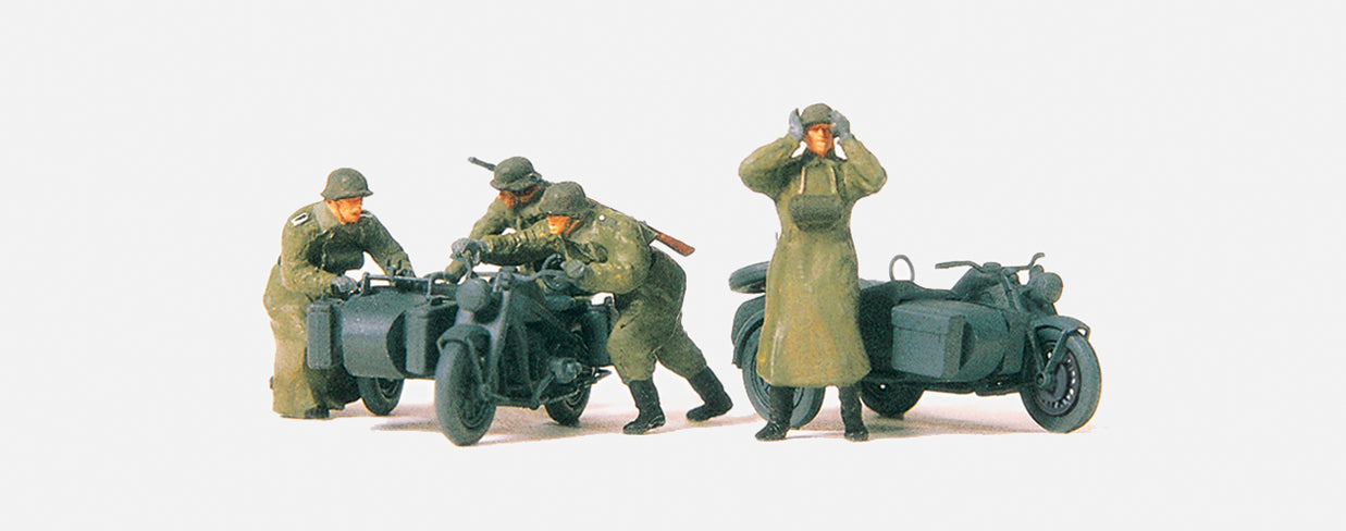 Preiser German Reich 1939-45 Motorcycle Crew Pushing (4) Kit PR72539