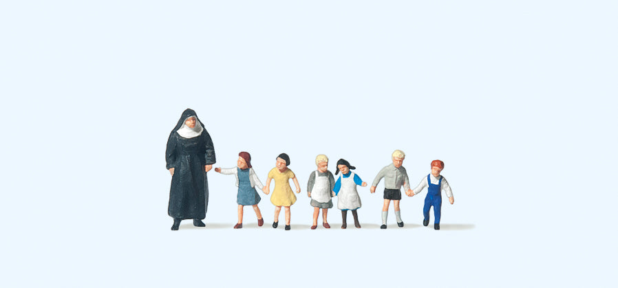 Preiser Nun with Children (7) Figure Set PR75029