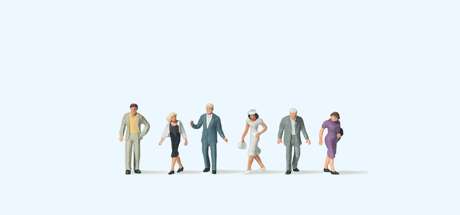 Preiser Passers By Walking (6) Figure Set PR79047