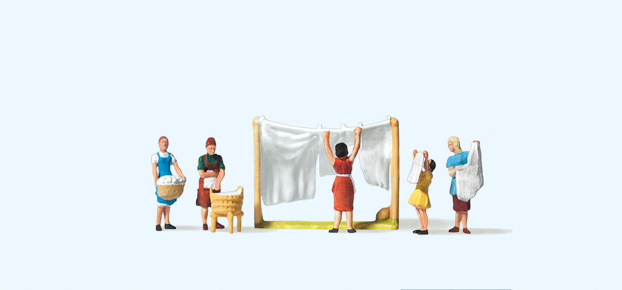 Preiser Women Hanging Laundry (5) Figure Set PR79050
