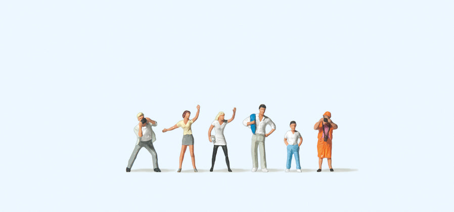 Preiser Spectators (6) Figure Set PR79085