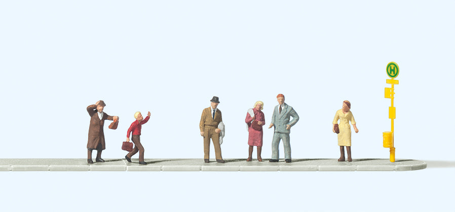 Preiser Waiting at the Tram Stop (6) Figure Set PR79148