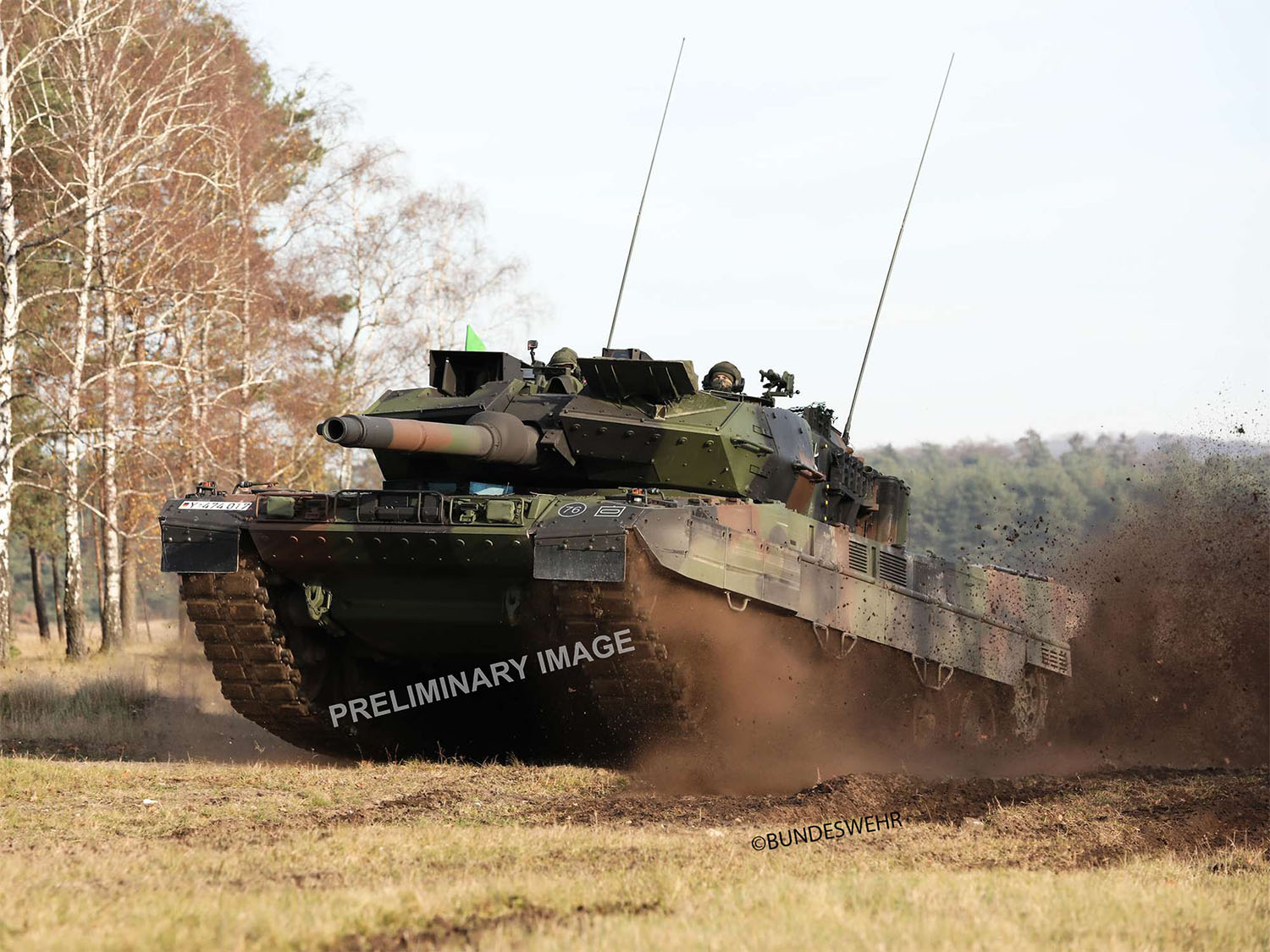 Revell German Leopard 2A7V (1:72 Scale) RL03355 - Military Vehicle Kits