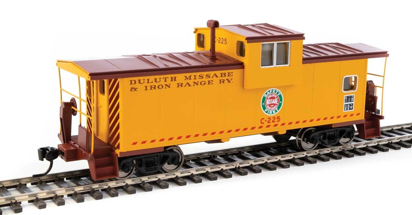 Walthers Mainline International Extd Wide Vision Caboose DM&IR C-228 WH910-8715