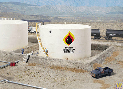 Walthers Cornerstone Wide Oil Storage Tank w/Berm Kit WH933-3167