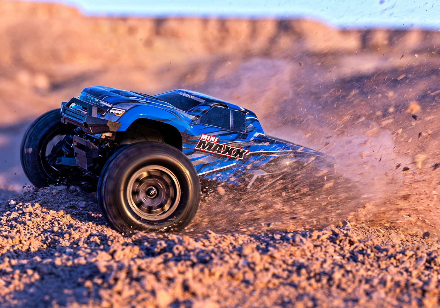 Traxxas Mini Maxx BL-2S 4WD RTR Monster Truck, Blue