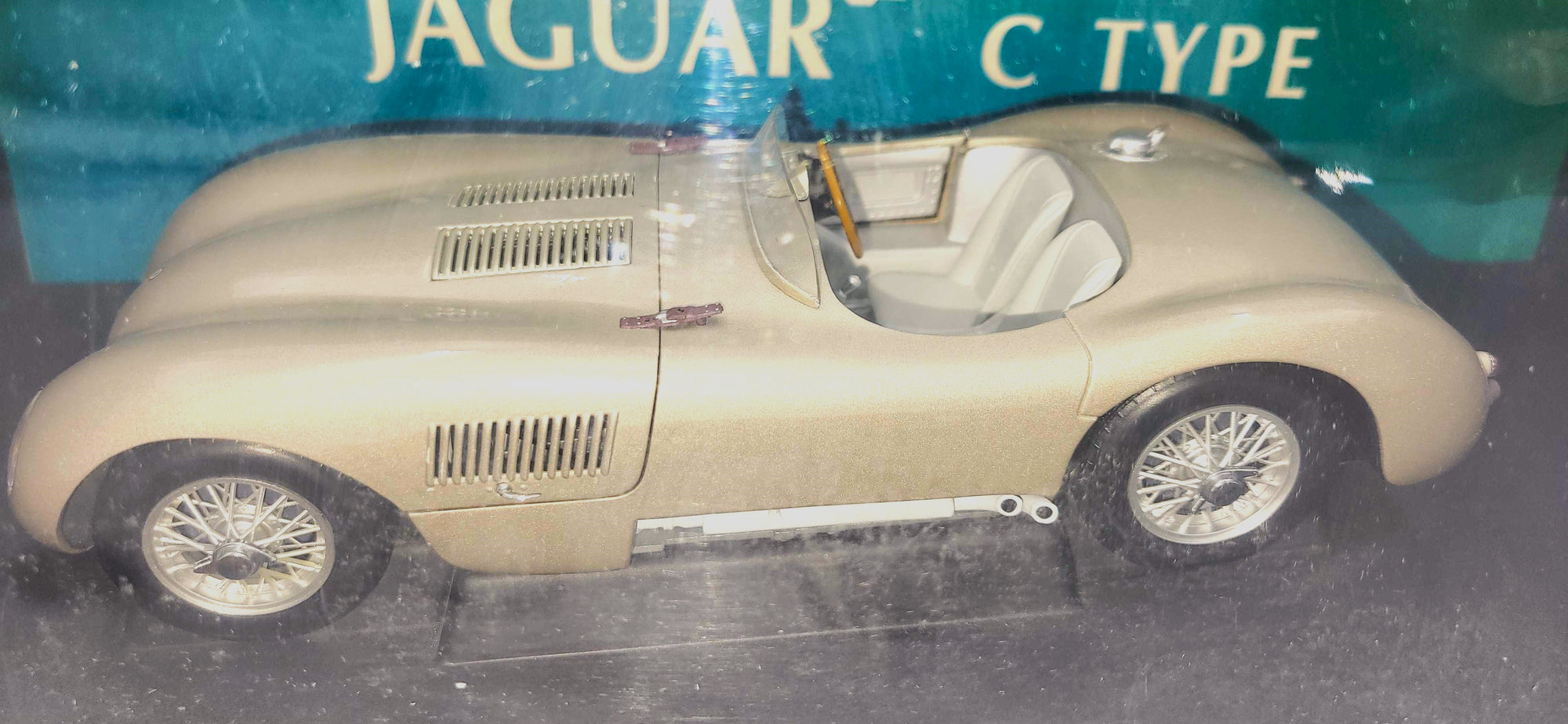 Auto Art 1/18 Jaguar C-Type 1951 Bronze 73502