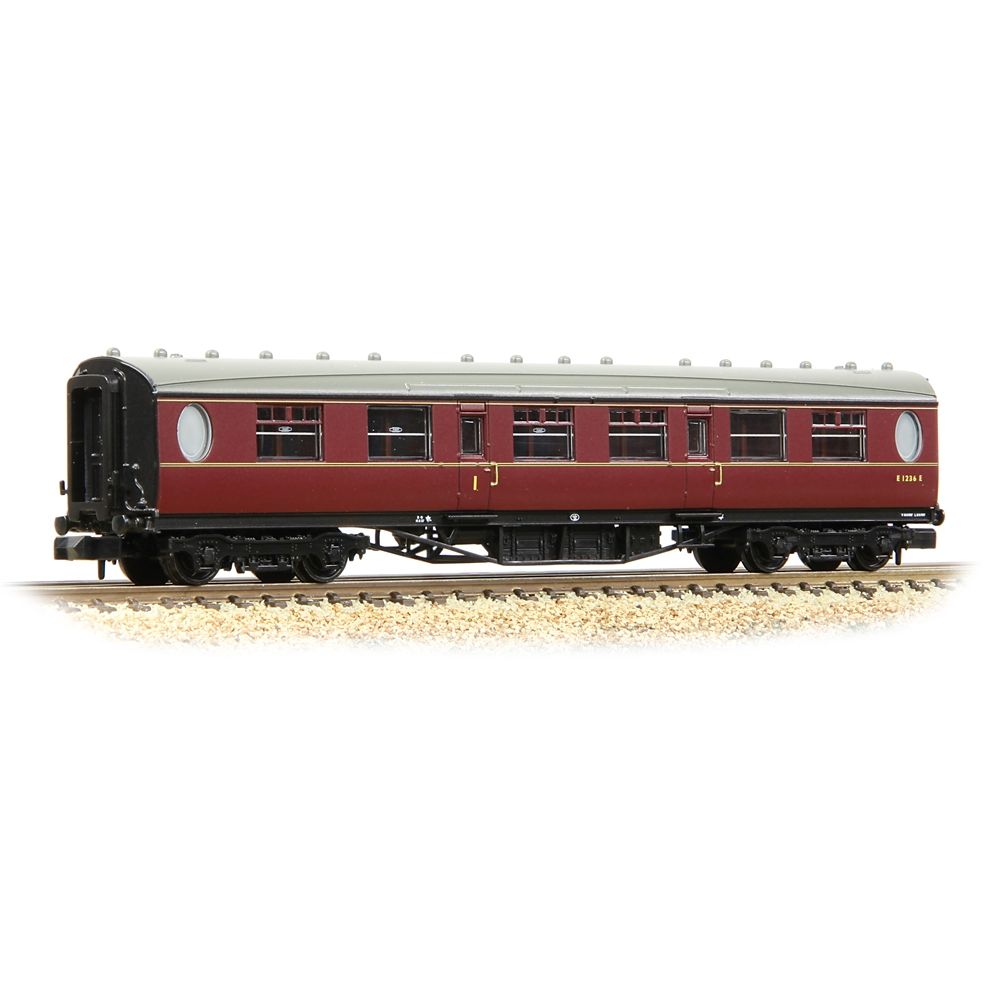 Graham Farish LNER Thompson Composite Corridor BR Maroon 376-227