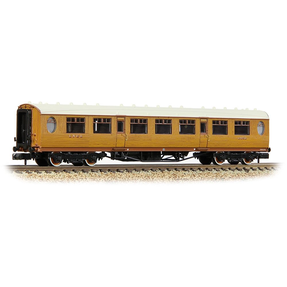 Graham Farish LNER Thompson Third Corridor LNER Teak Effect 376-250B