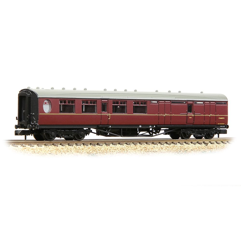 Graham Farish LNER Thompson Brake Second Corridor BR Maroon 376-277
