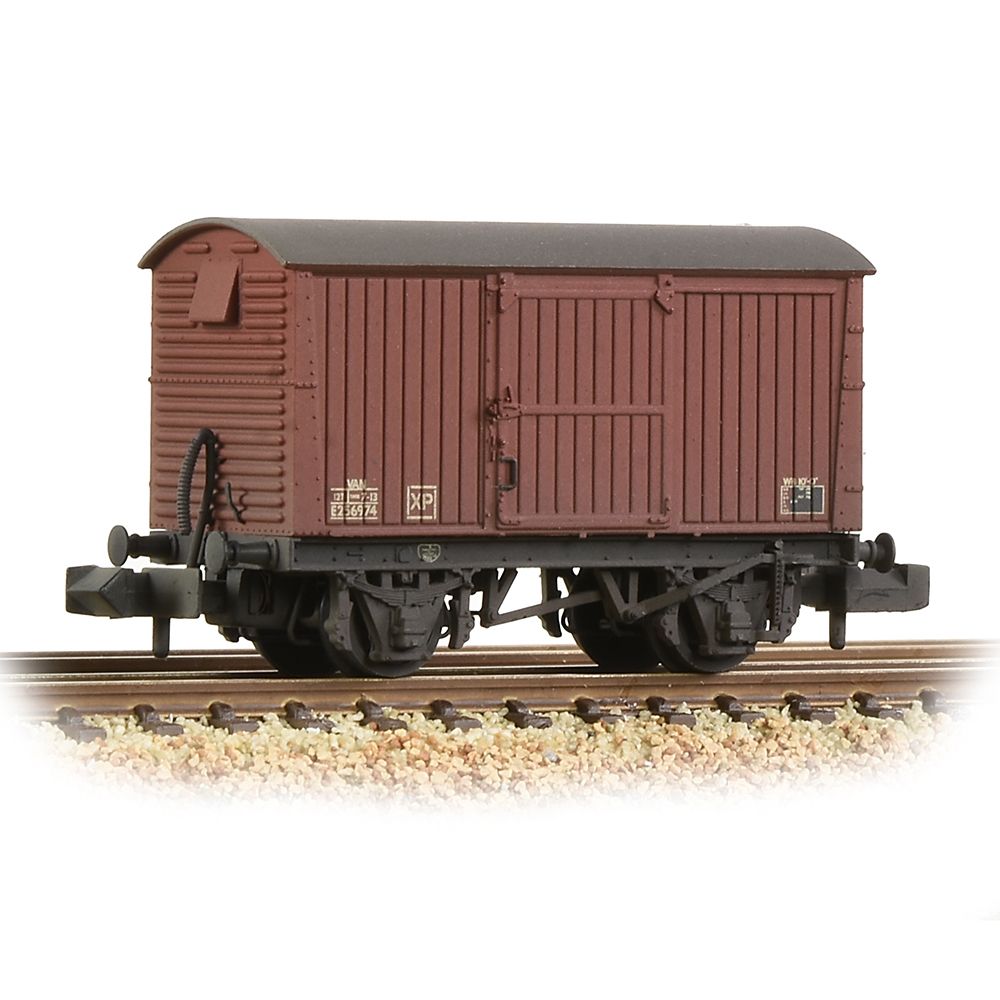 Graham Farish LNER 12t Ventilated Van Corrugated Steel Ends BR Bauxite (Late) [W] 377-981A
