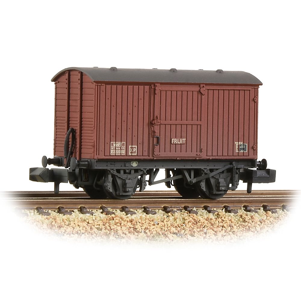 Graham Farish LNER 12t Ventilated Fruit Van Planked Ends BR Bauxite (Late) [W] 377-986A