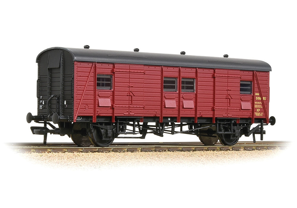 Branchline SR PMV Parcels & Miscellaneous Van BR Crimson 39-526A