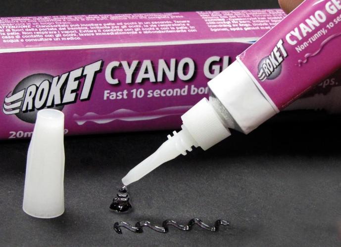 Deluxe Materials Roket Cyano Glue Gel 20ml Ad69