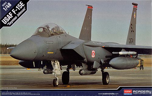 McDonnell F-15E Strike Eagle 'Seymour Johnson' with 2 Figures & Armaments