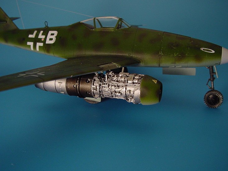 Messerschmitt Me-262 engine detailing (designed to be used with Tamiya kits) Contains two highly detailed Junkers Jumo 004 engines, engine mounts, covers....