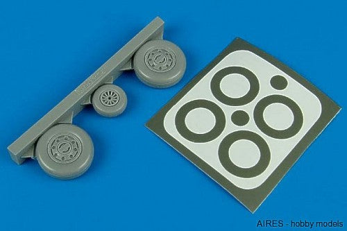 Republic F-105D Thunderchief wheels and paint masks (designed to be used with Trumpeter kits)
