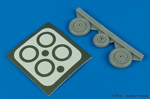 Mikoyan MiG-17 Fresco wheels and paint masks (designed to be used with Hobby Boss kits)