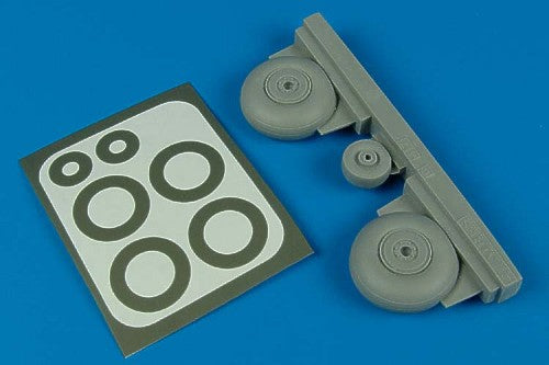 Douglas C-47A Dakota wheels and paint masks (designed to be used with Trumpeter kits)[C-48C]